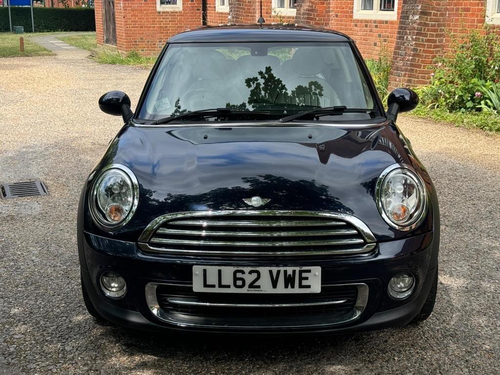 MINI HATCH