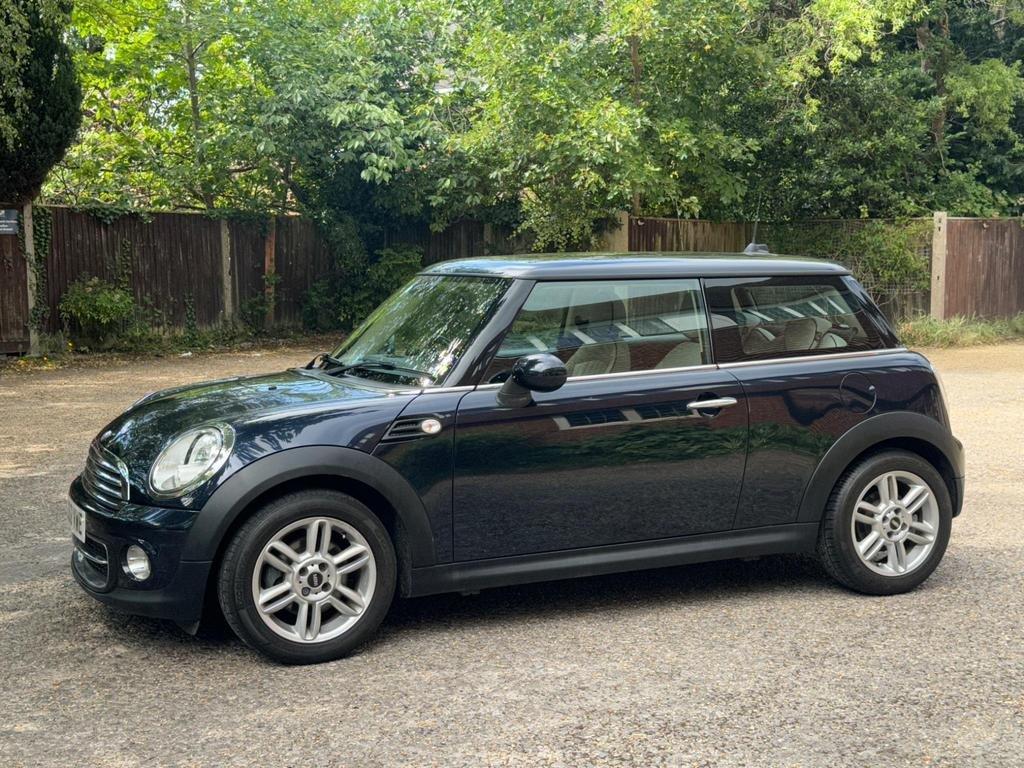 MINI HATCH