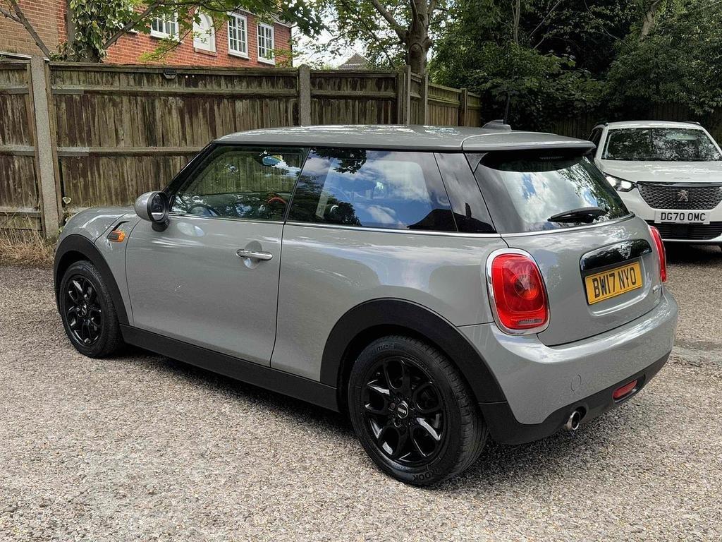 MINI HATCH