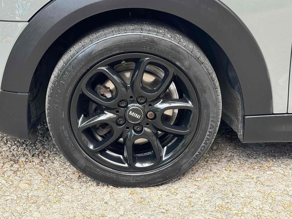 MINI HATCH