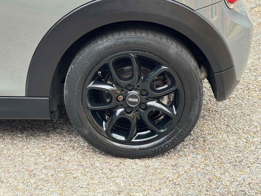 MINI HATCH
