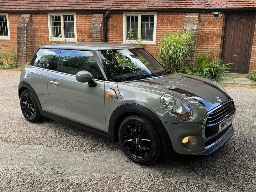 MINI HATCH