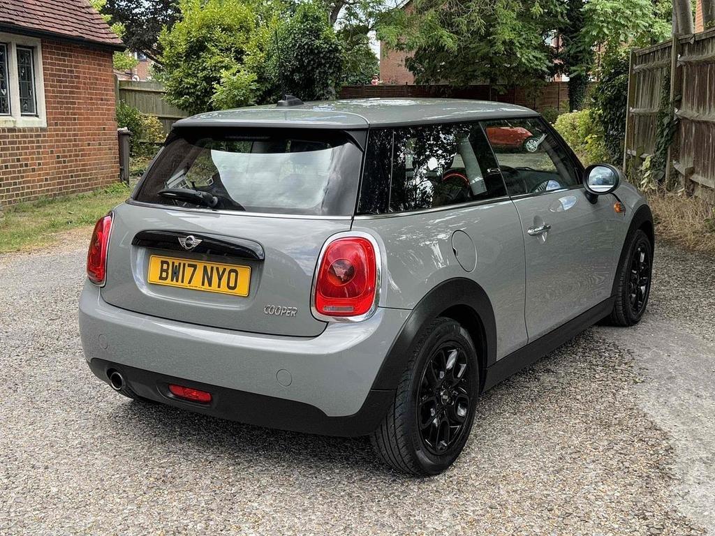 MINI HATCH