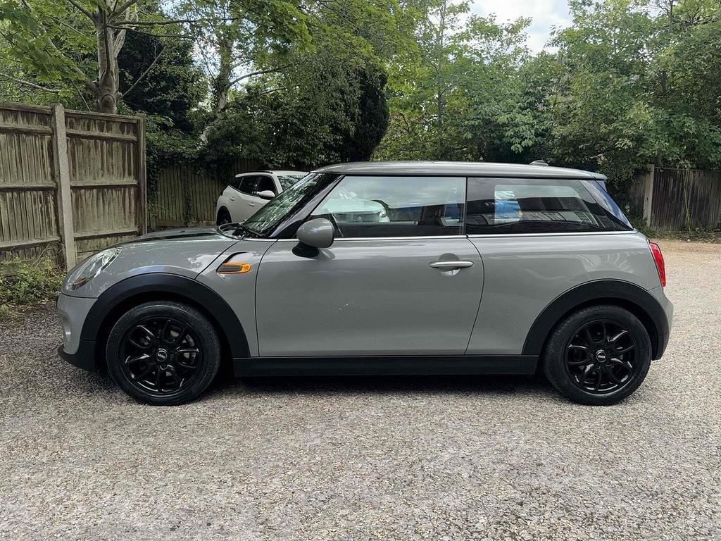 MINI HATCH