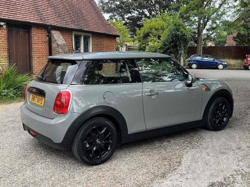 MINI HATCH