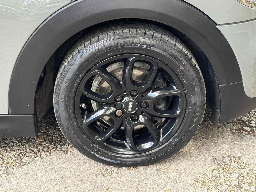MINI HATCH