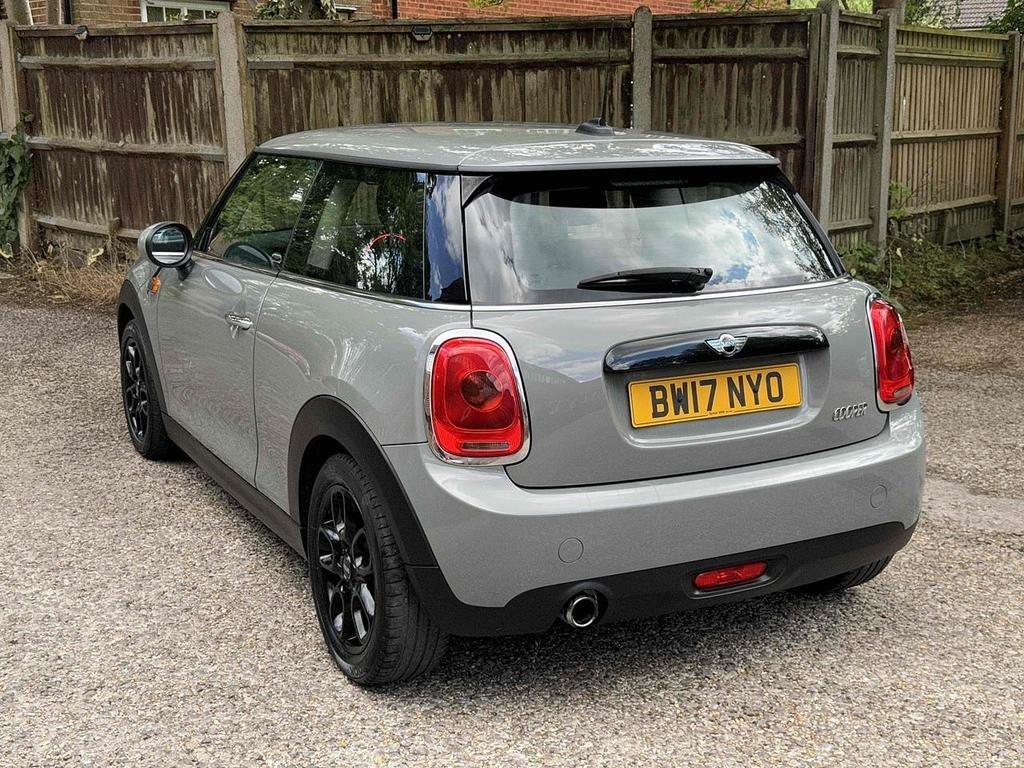 MINI HATCH
