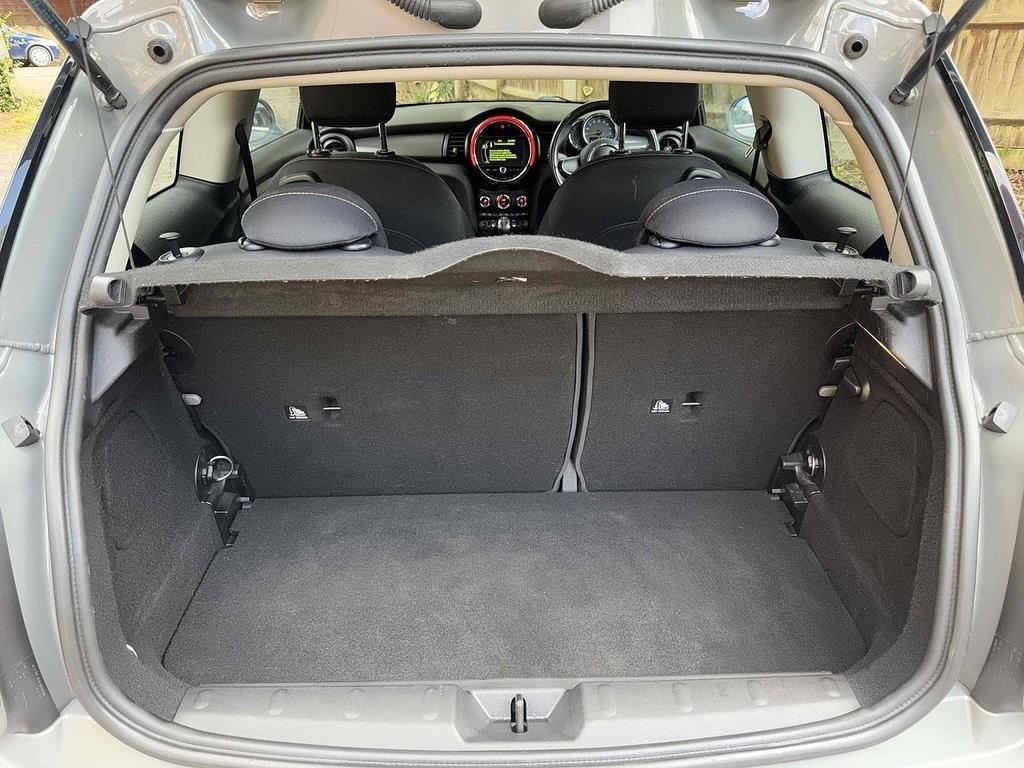 MINI HATCH