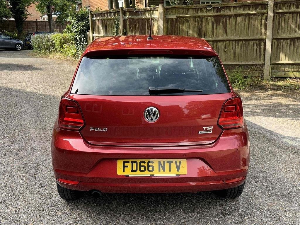 VOLKSWAGEN POLO