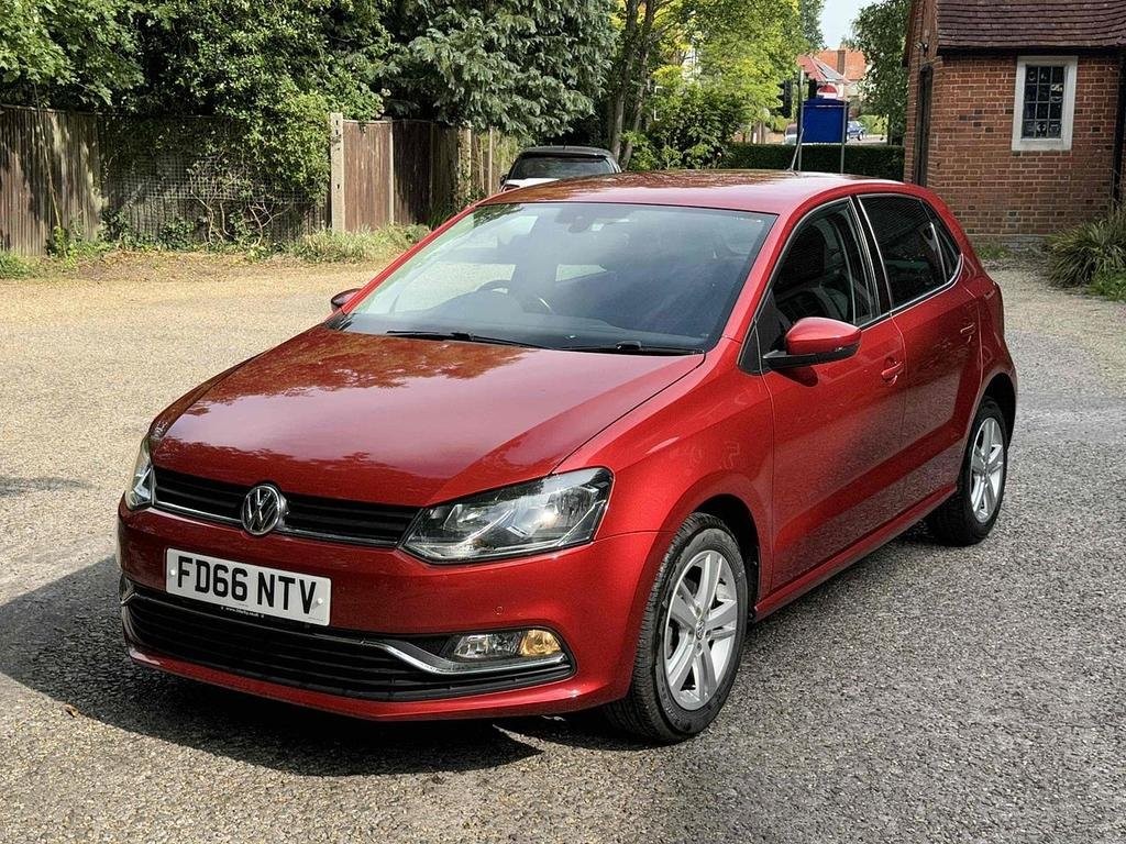 VOLKSWAGEN POLO