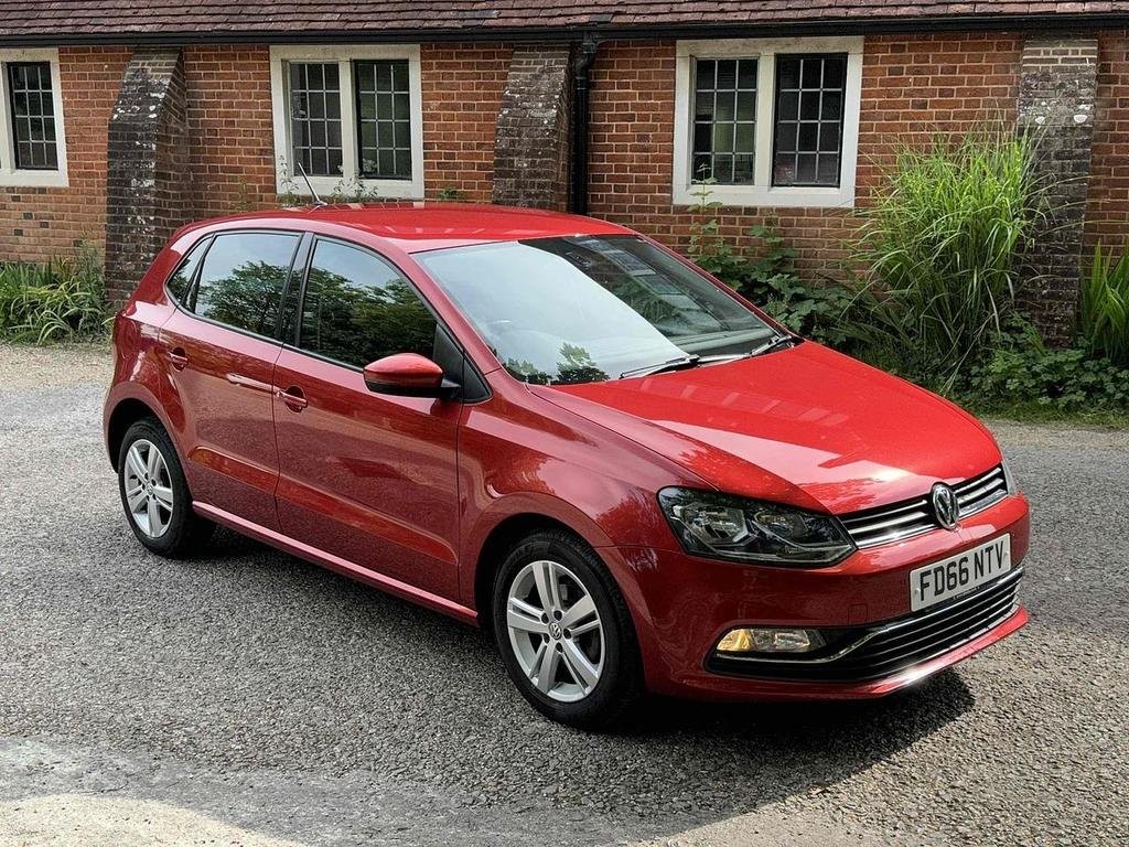 VOLKSWAGEN POLO