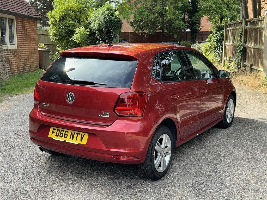 VOLKSWAGEN POLO