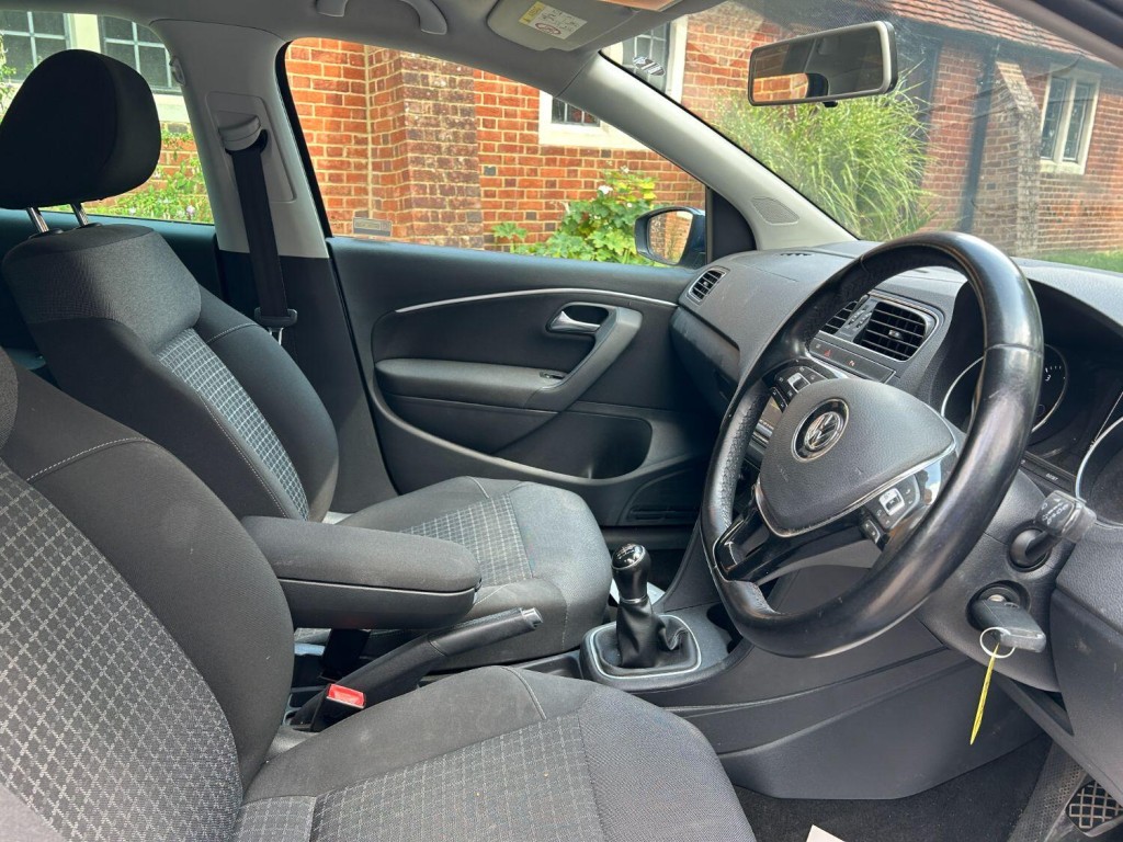 View VOLKSWAGEN POLO 1.0 TSI SEL