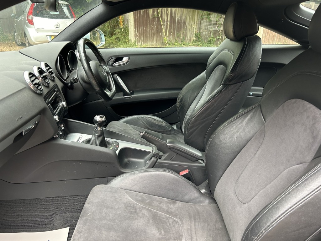 View AUDI TT 2.0 TFSI