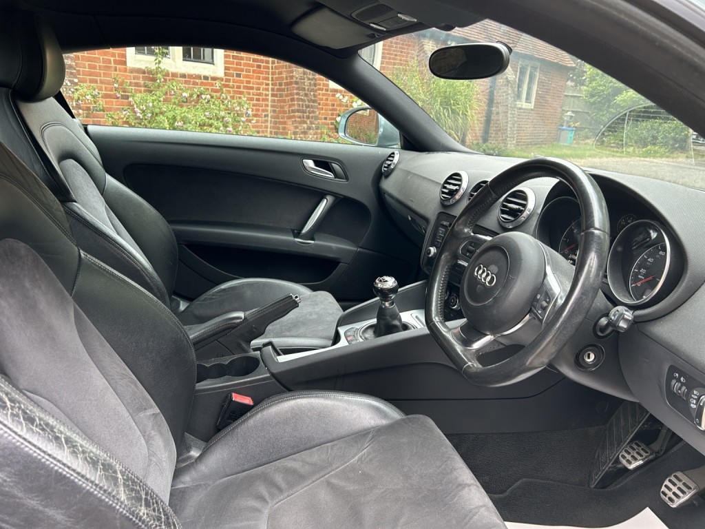View AUDI TT 2.0 TFSI