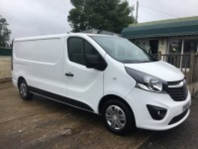 VAUXHALL VIVARO