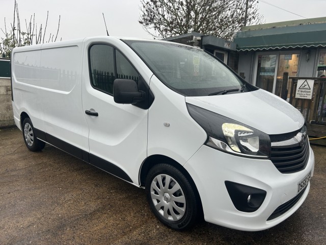 VAUXHALL VIVARO