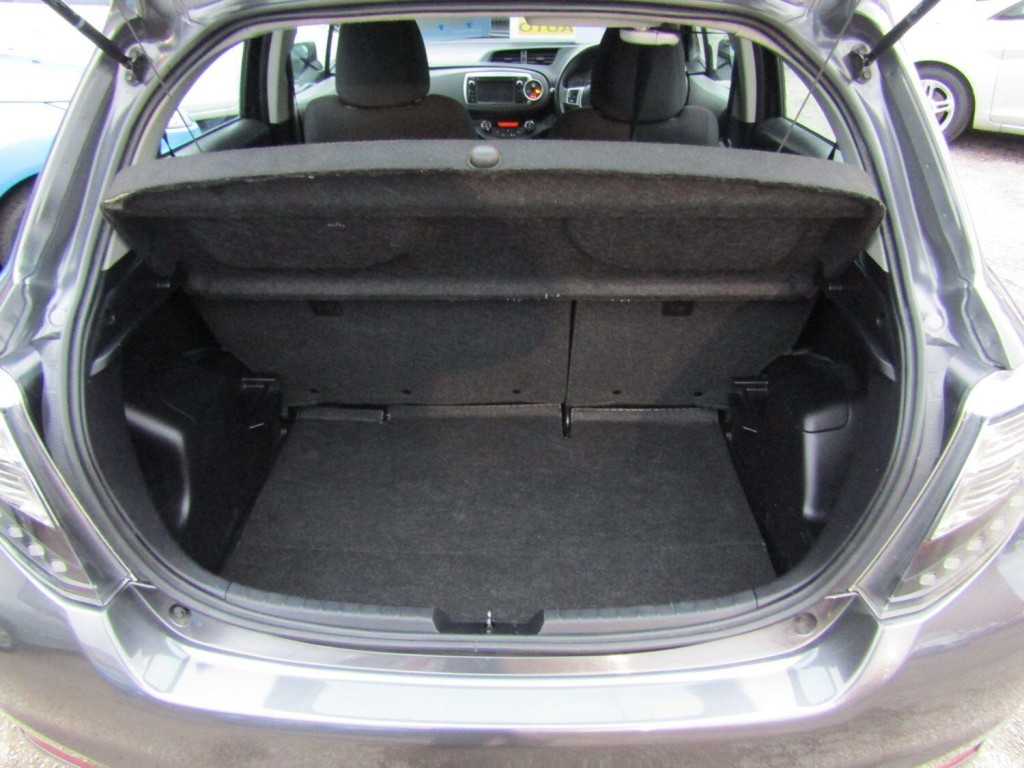TOYOTA YARIS