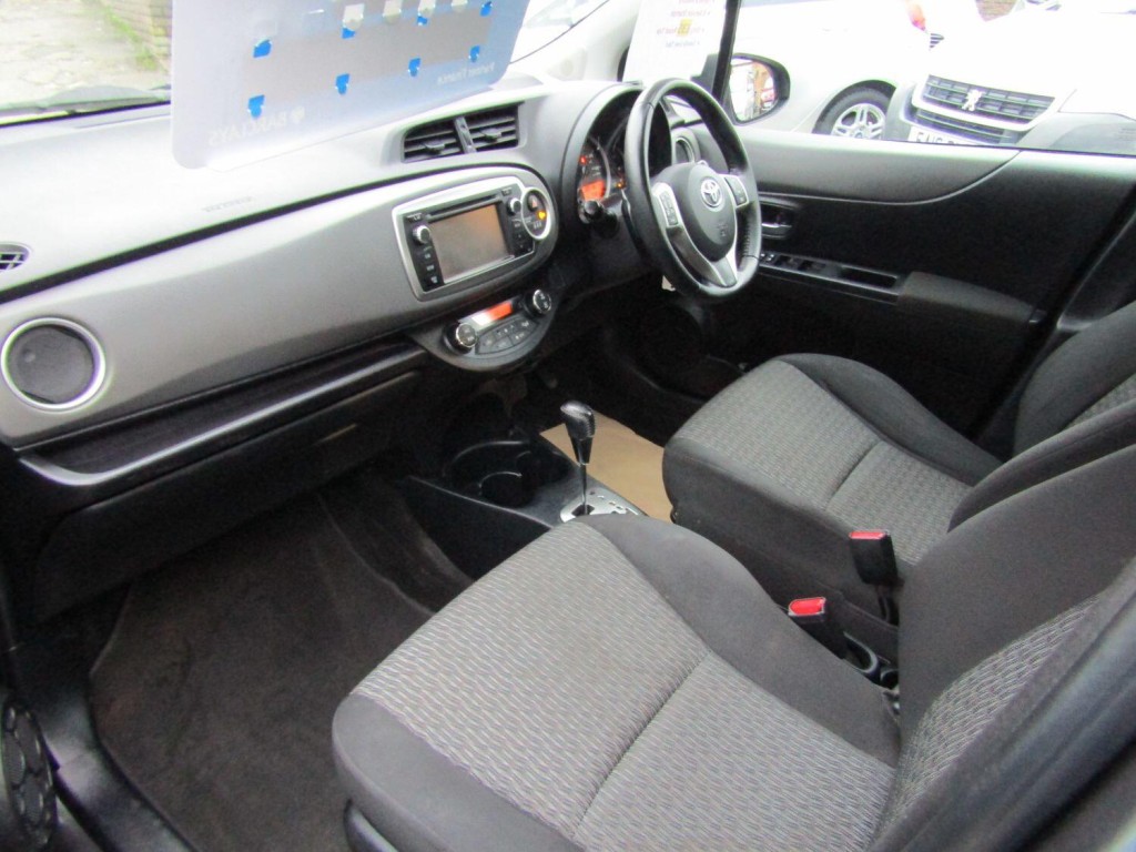 TOYOTA YARIS