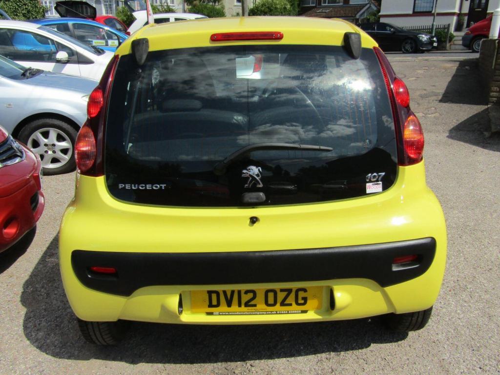 PEUGEOT 107