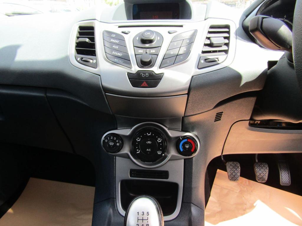 FORD FIESTA