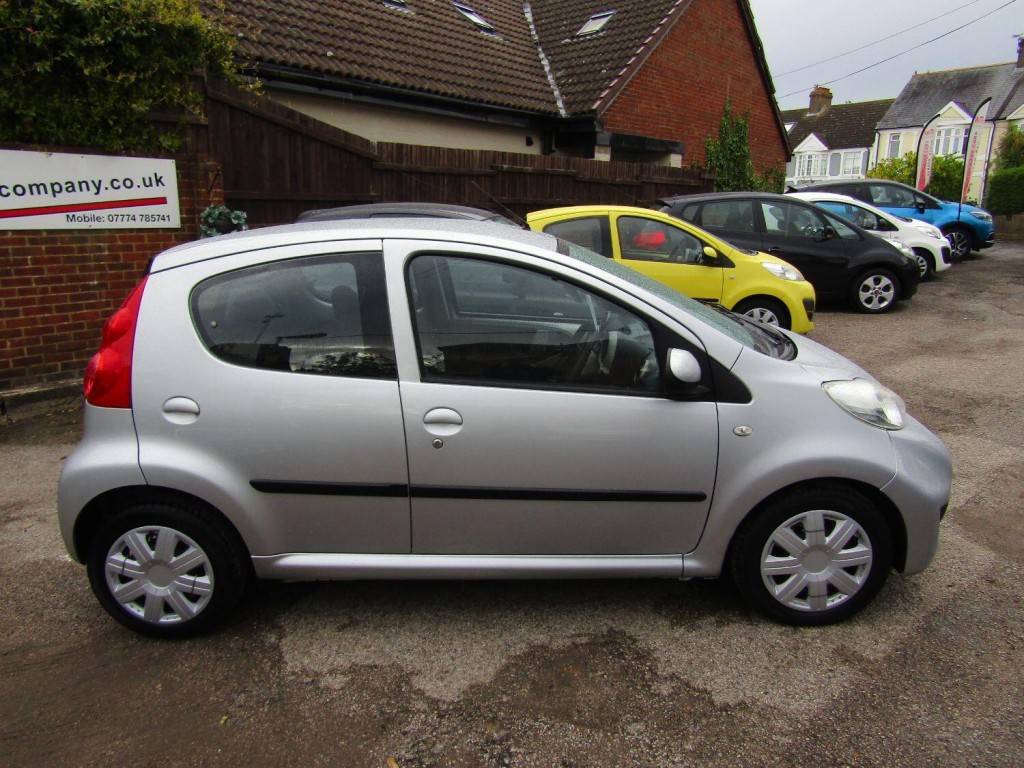 View PEUGEOT 107 1.0 12V Urban  2 Former Keepers