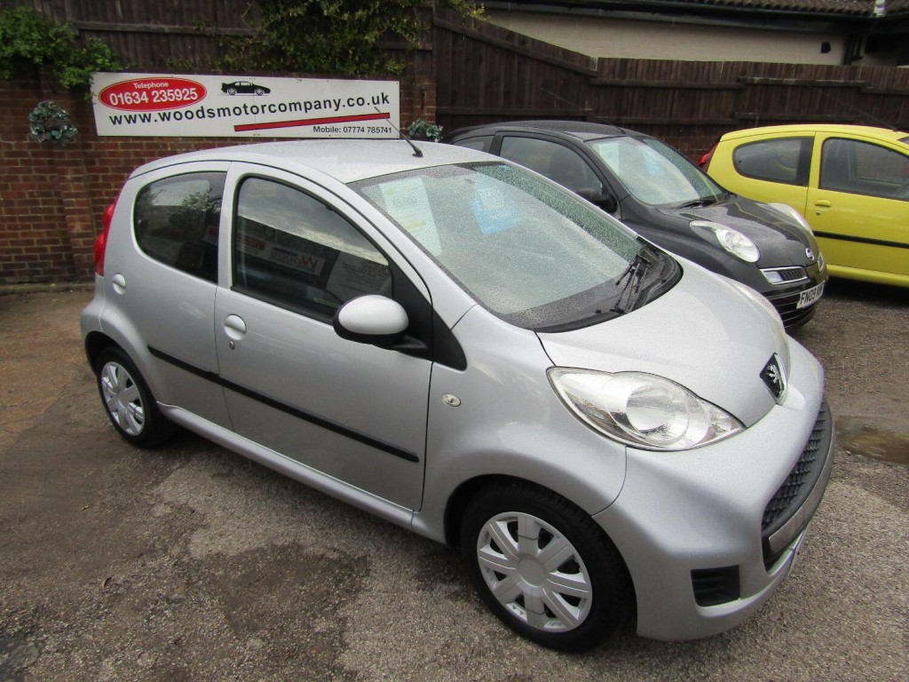 View PEUGEOT 107 1.0 12V Urban  2 Former Keepers