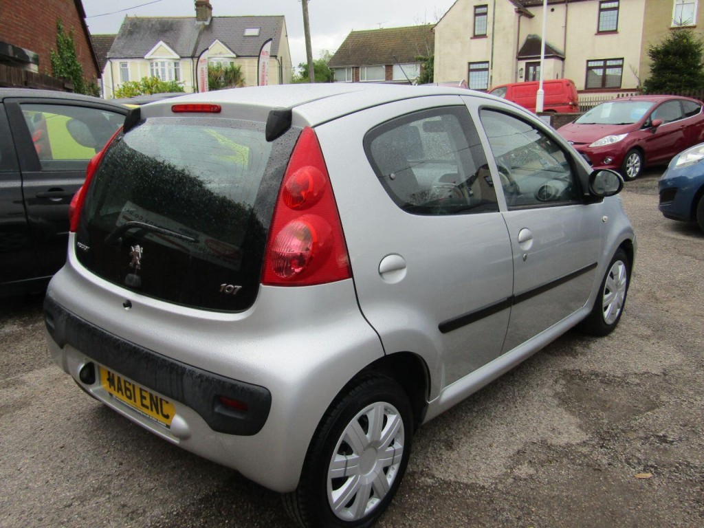 View PEUGEOT 107 1.0 12V Urban  2 Former Keepers