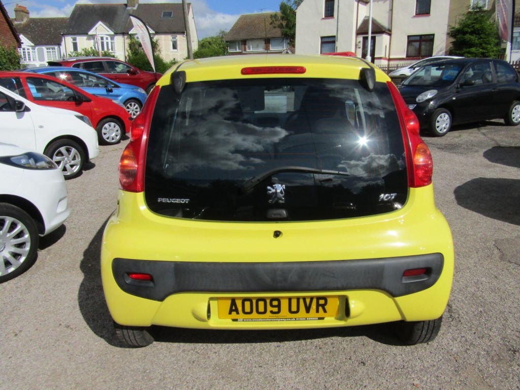PEUGEOT 107