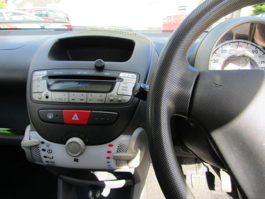 PEUGEOT 107