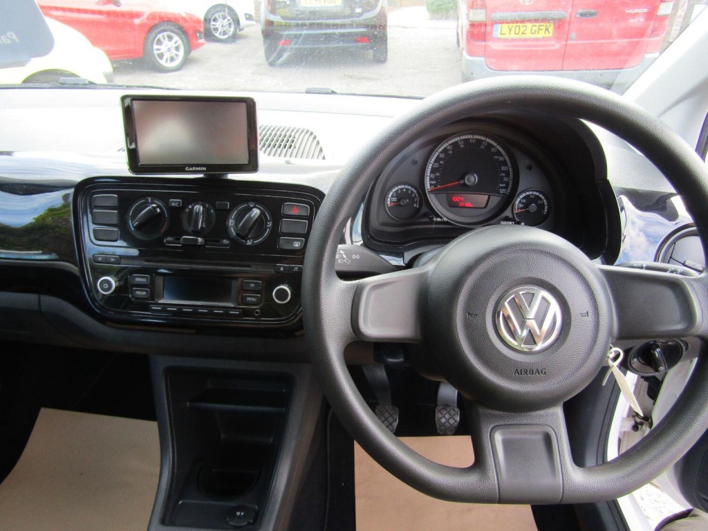 VOLKSWAGEN UP