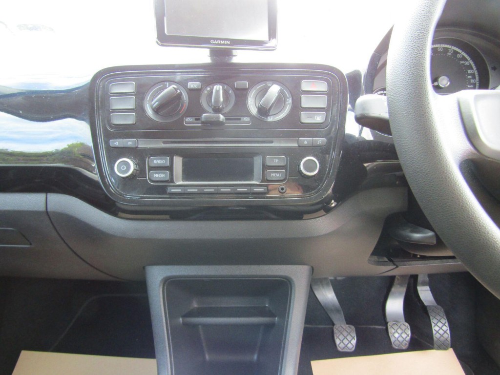 VOLKSWAGEN UP