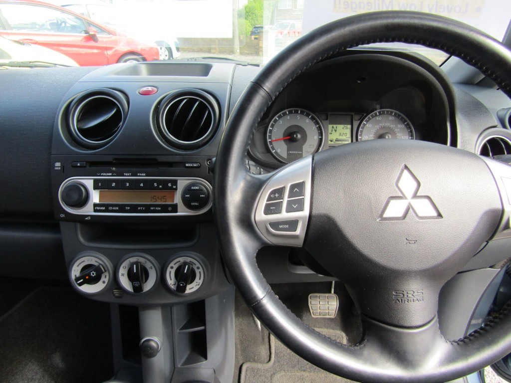 MITSUBISHI COLT