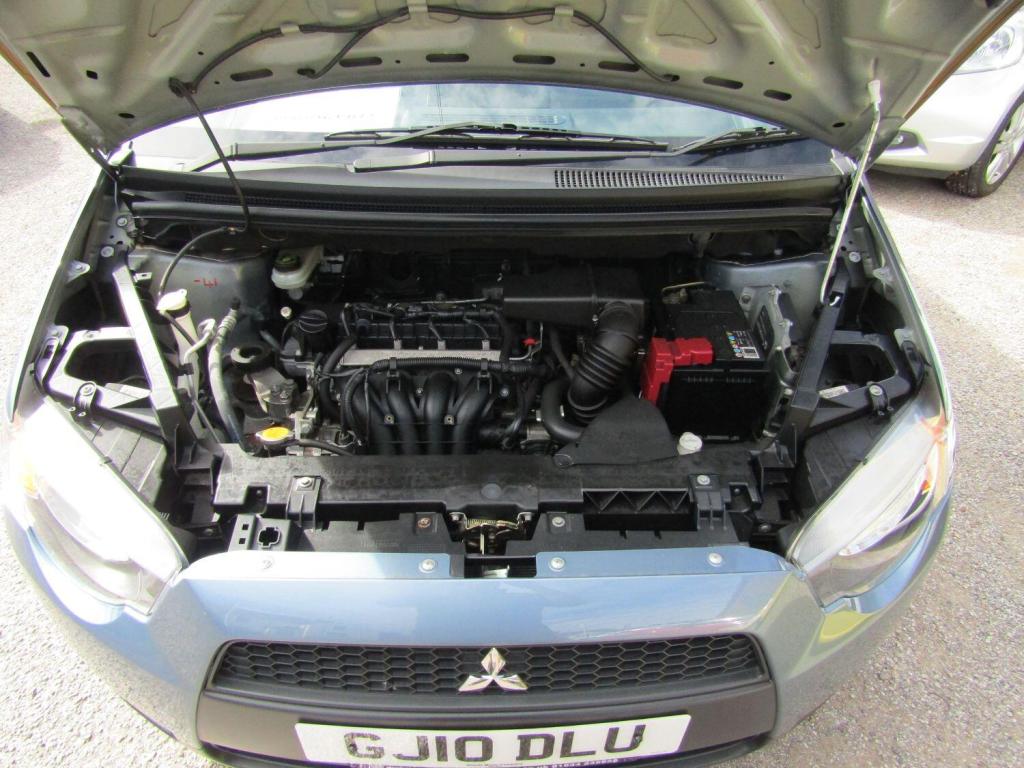 MITSUBISHI COLT