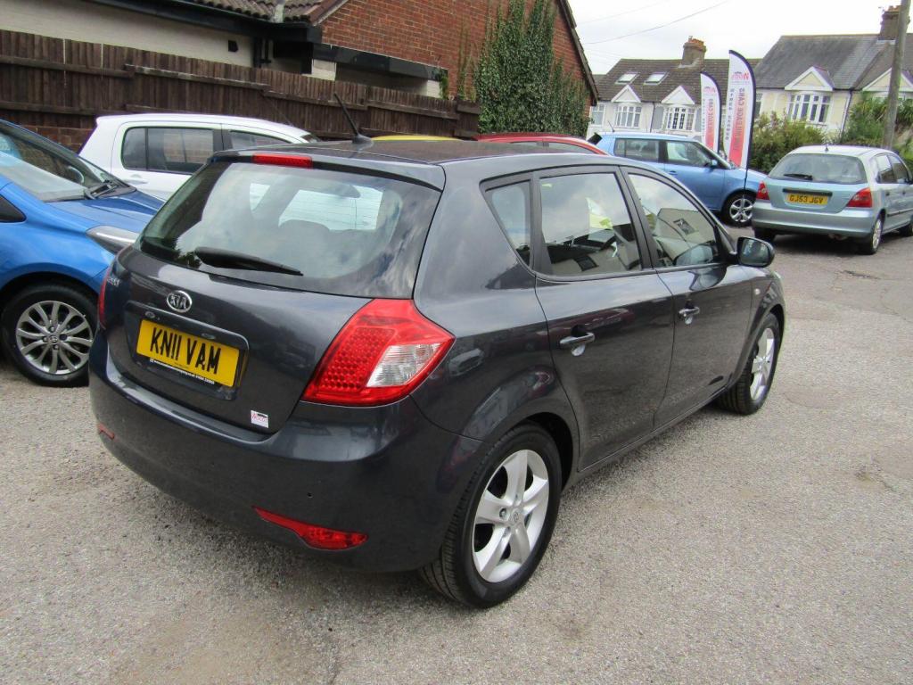 View KIA CEED 1.4 VR-7