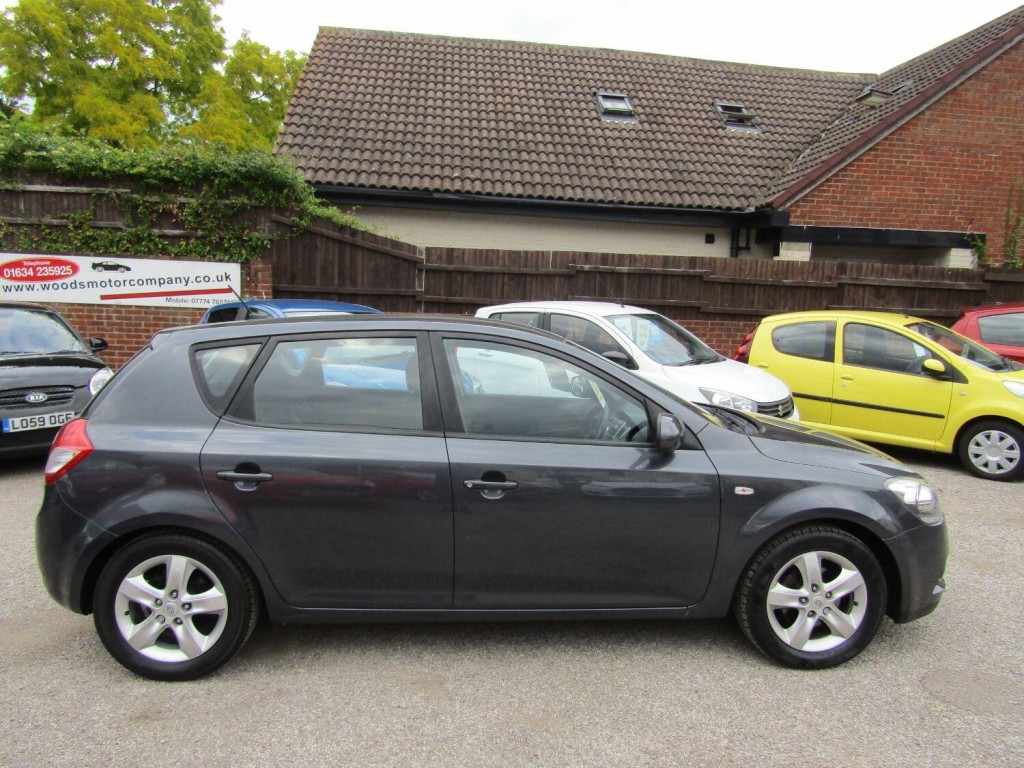 View KIA CEED 1.4 VR-7