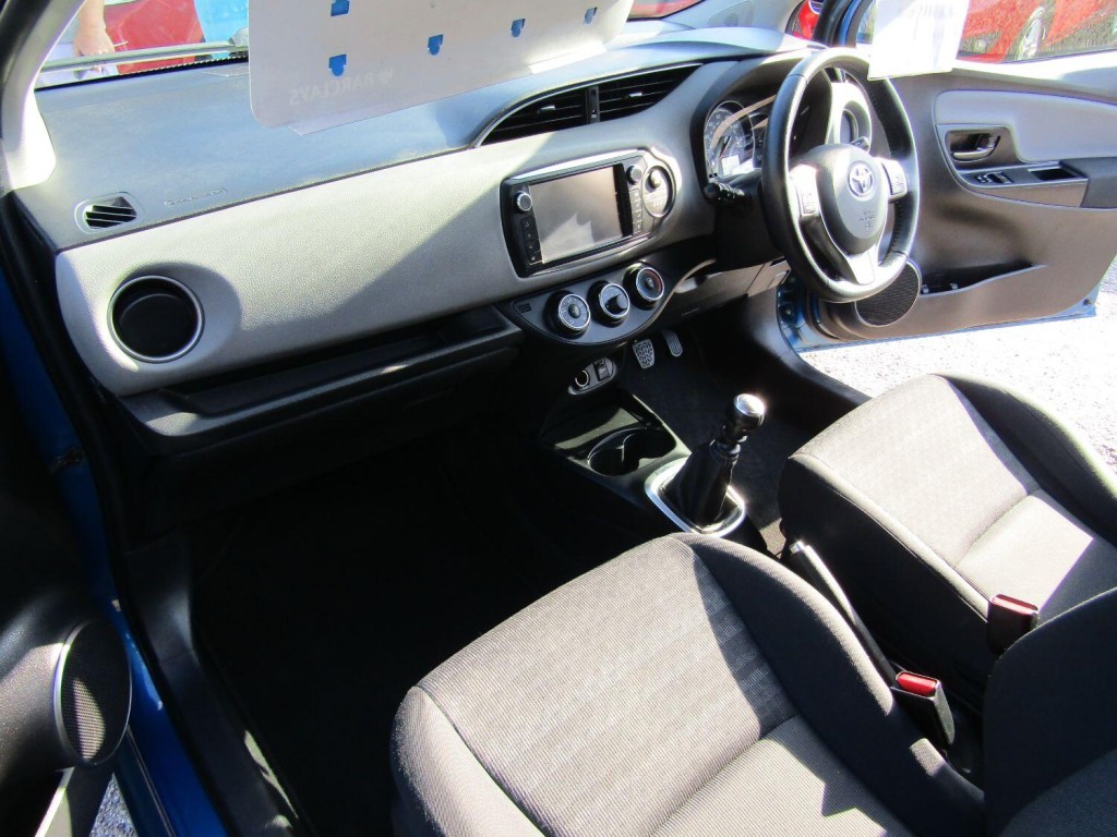 TOYOTA YARIS