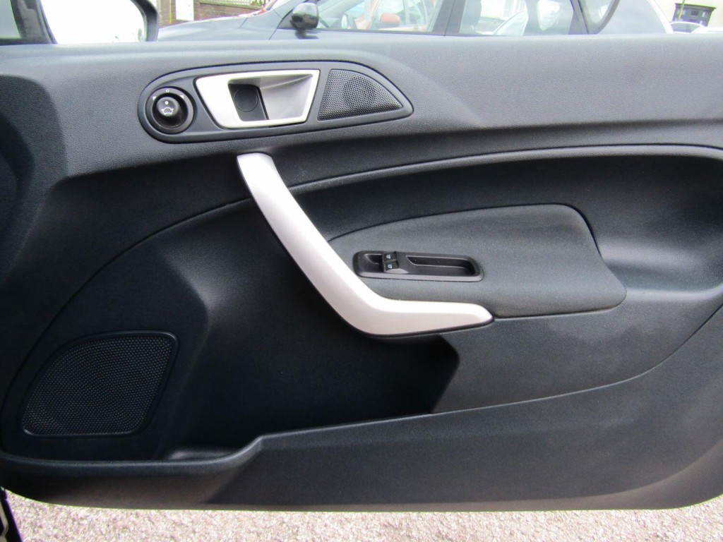 FORD FIESTA