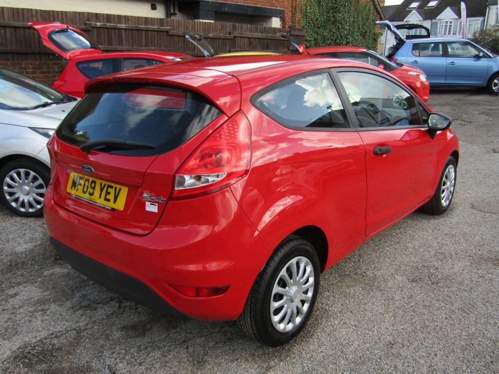 View FORD FIESTA 1.25 Studio