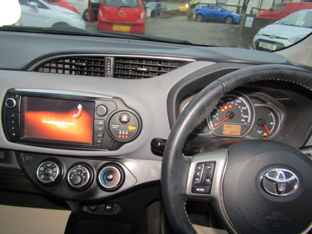 TOYOTA YARIS