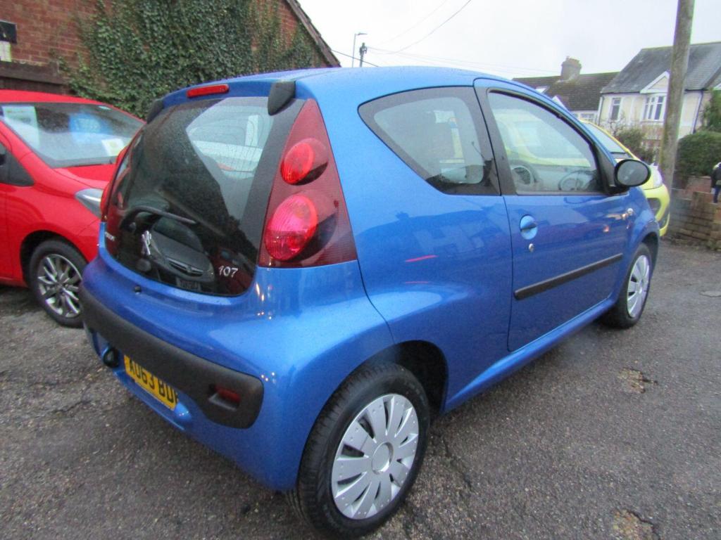 PEUGEOT 107