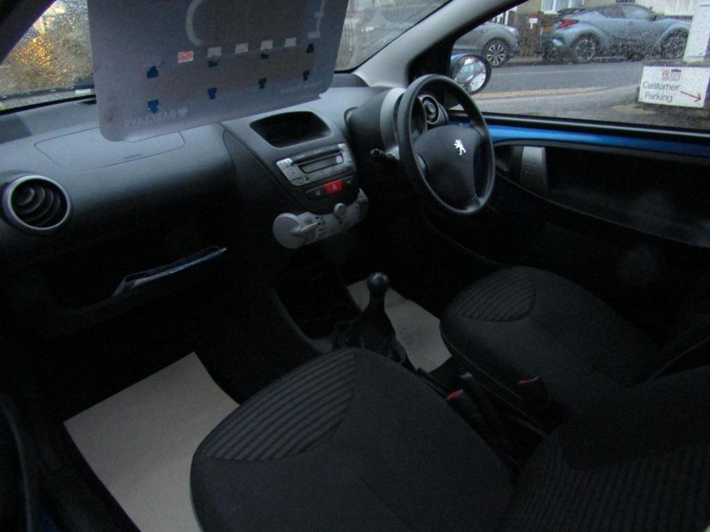 PEUGEOT 107
