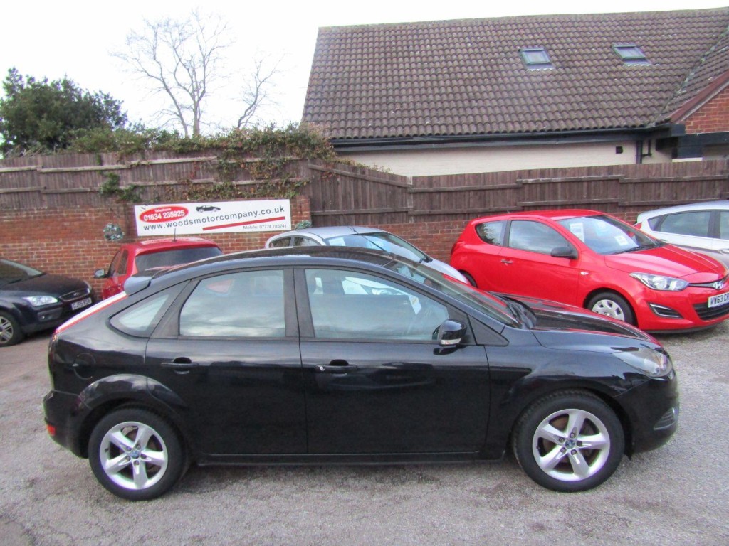 View FORD FOCUS 1.6 Zetec   Only 75,000 miles,  Service History, Excellent Condition.