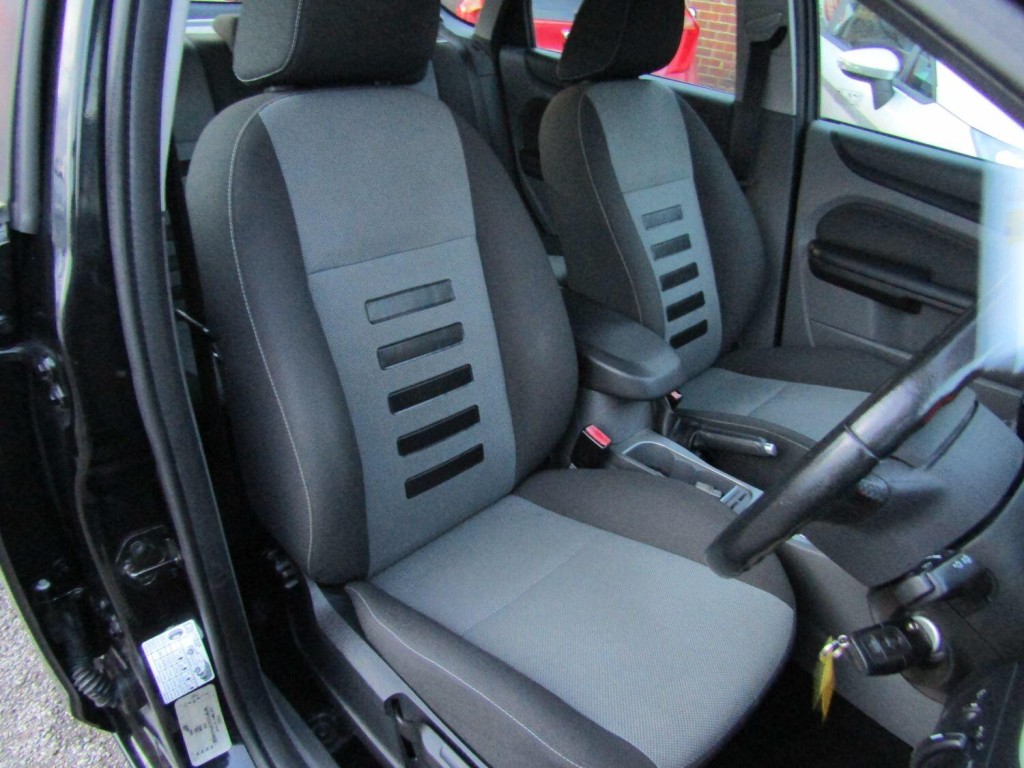 FORD FOCUS