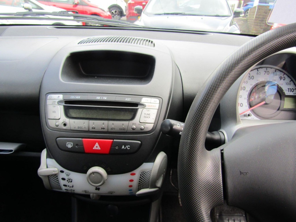 PEUGEOT 107