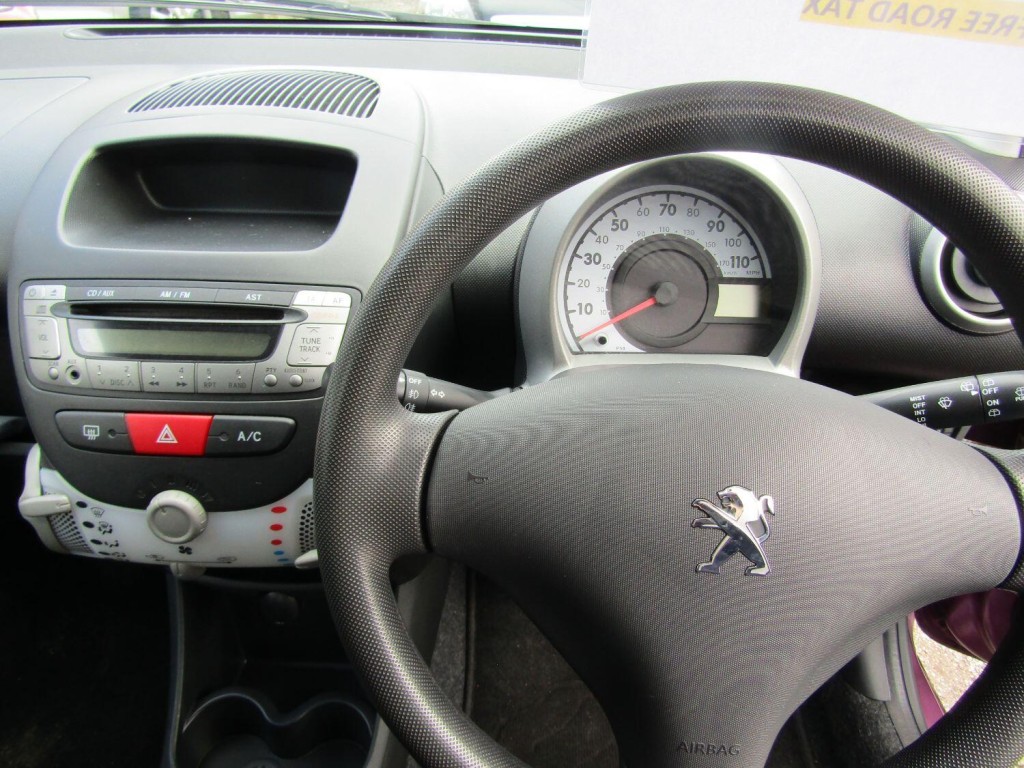 PEUGEOT 107