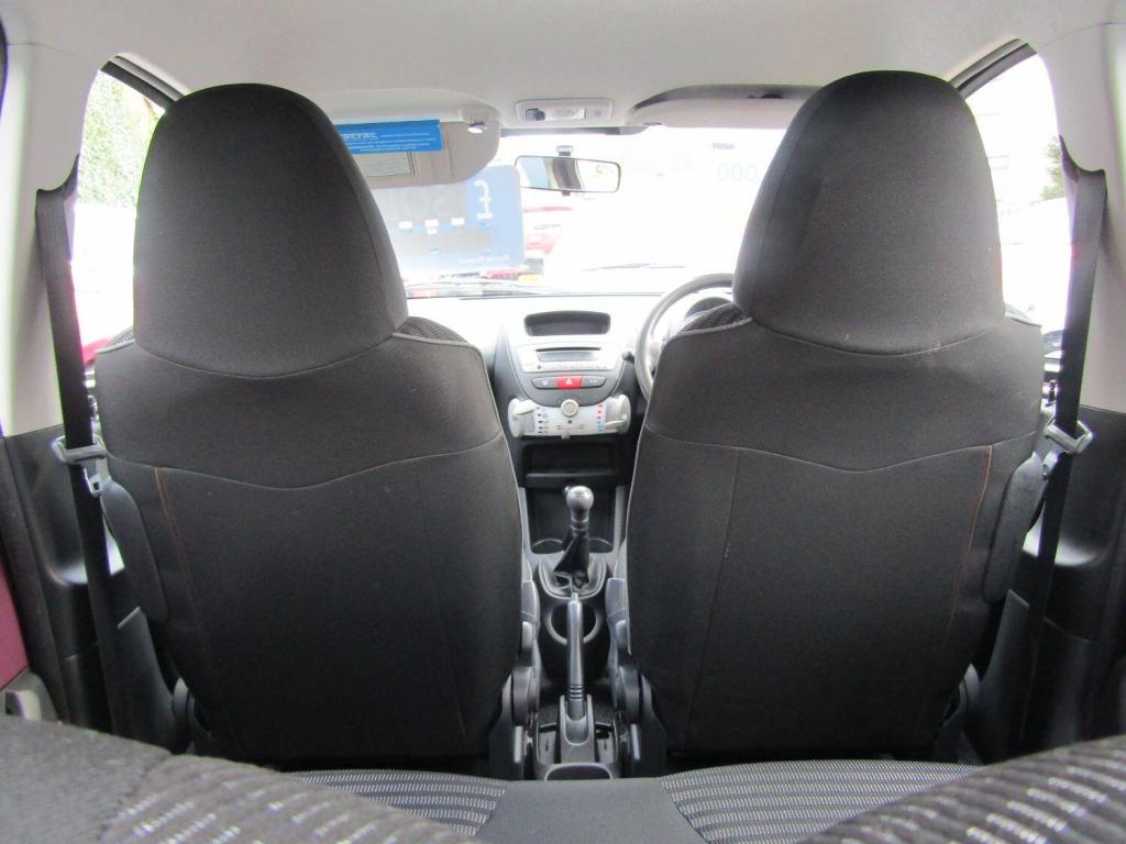 PEUGEOT 107