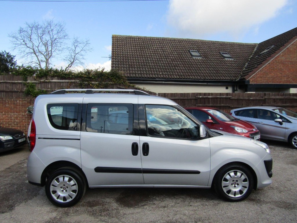 View FIAT DOBLO 1.4 Doblo Mylife 1.4 16v 95hp