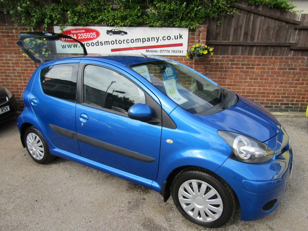 View TOYOTA AYGO 1.0 VVT-i S-AUTOMATIC, Blue  One Former Keeper, Only 69,000 miles, FSH(10 TOYOTA Stamps)