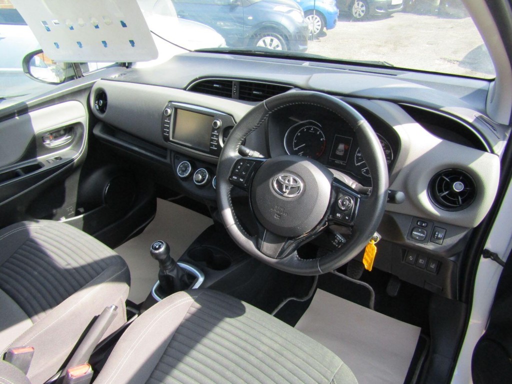 TOYOTA YARIS